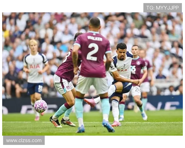 伯恩利足球俱乐部新赛季展望:球员引援与战术变化引发关注